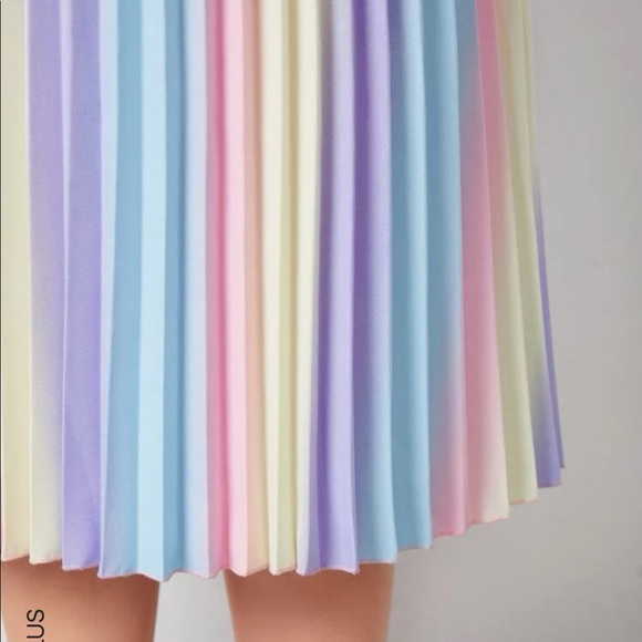 Ombré Pleated Cami Dress - Picture 3 of 8